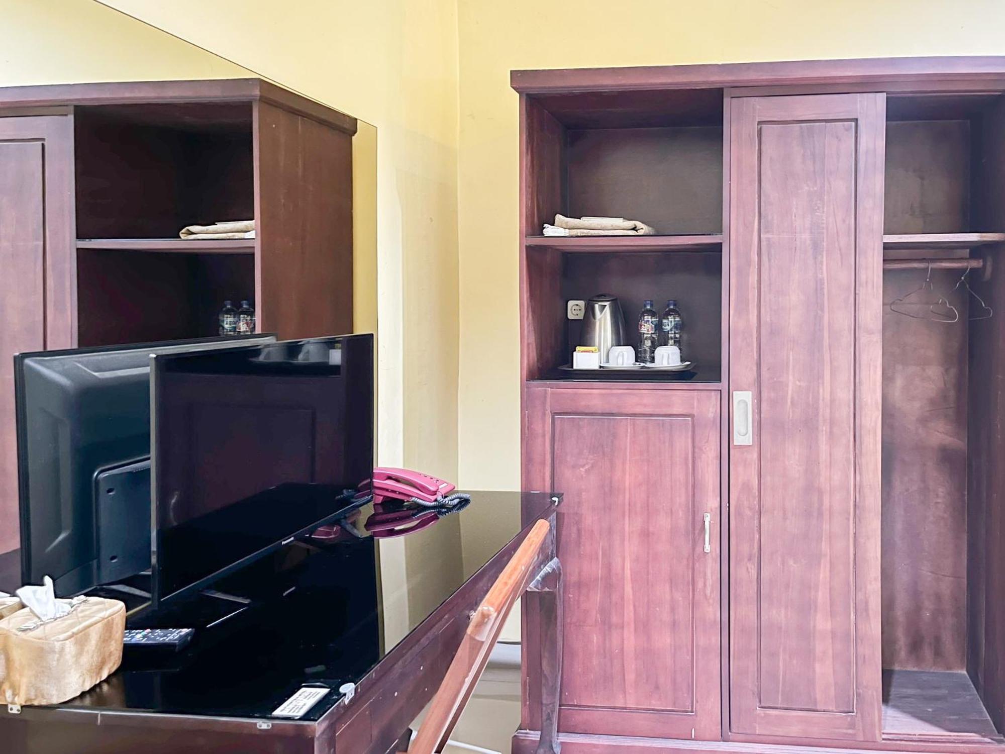 Kartika Hotel Syariah Pacitan Mitra Reddoorz Extérieur photo
