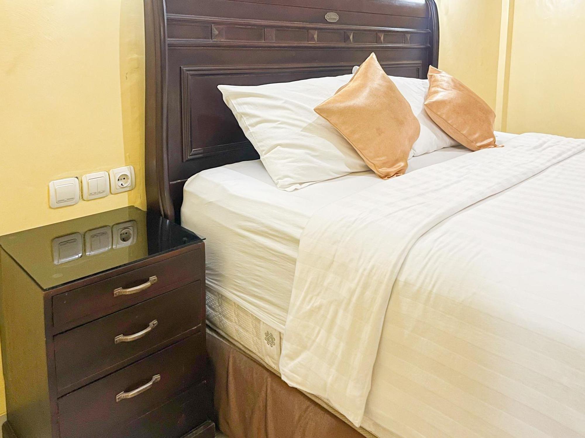Kartika Hotel Syariah Pacitan Mitra Reddoorz Extérieur photo
