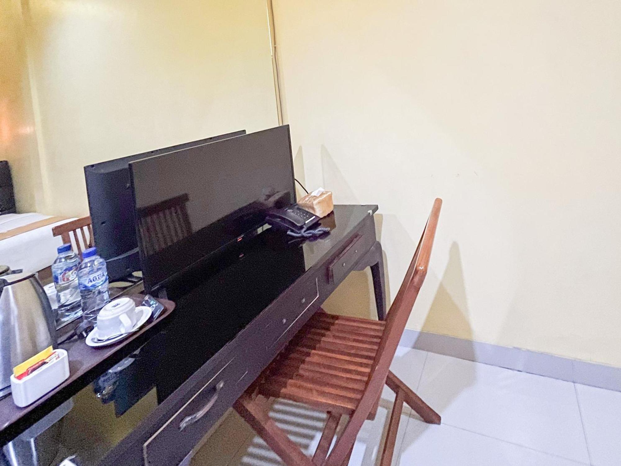 Kartika Hotel Syariah Pacitan Mitra Reddoorz Extérieur photo