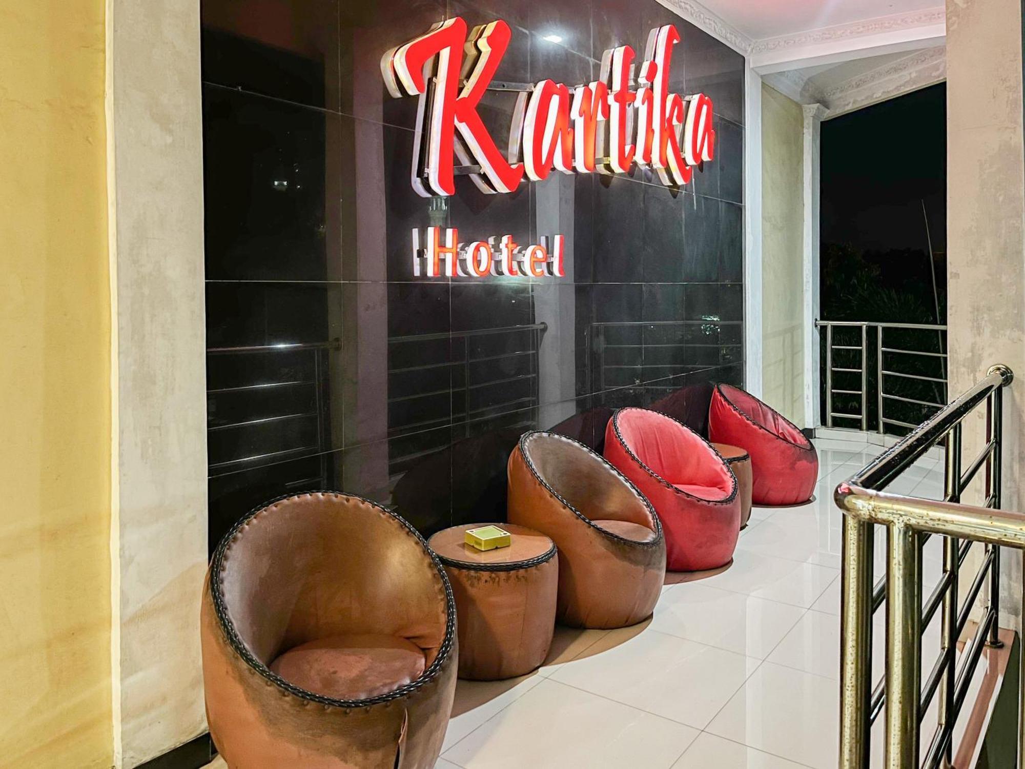 Kartika Hotel Syariah Pacitan Mitra Reddoorz Extérieur photo