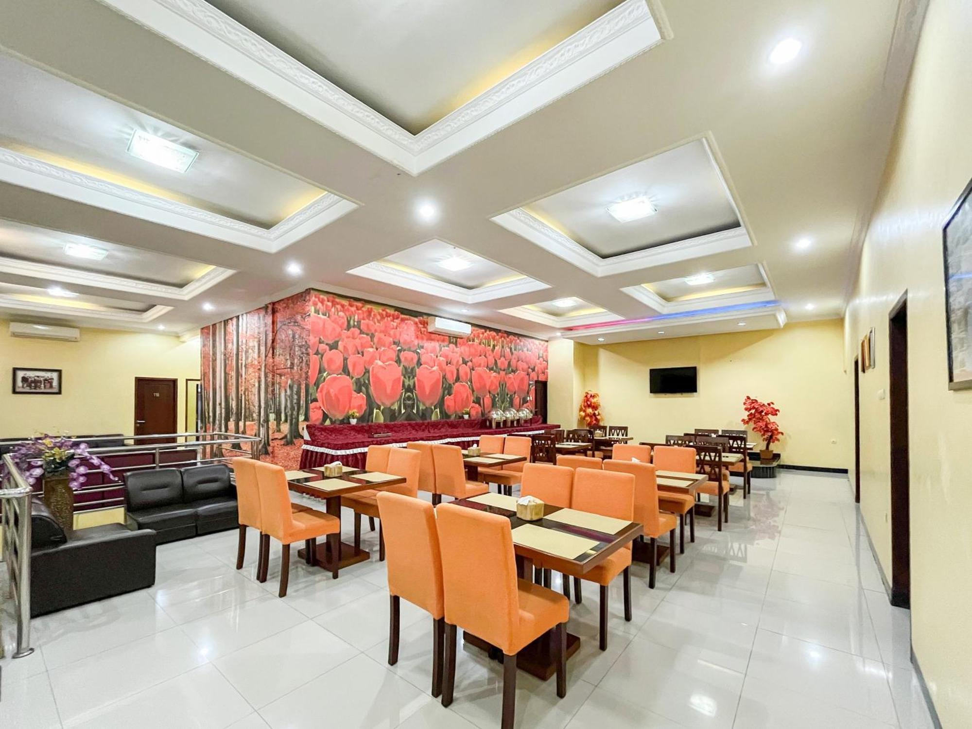 Kartika Hotel Syariah Pacitan Mitra Reddoorz Extérieur photo