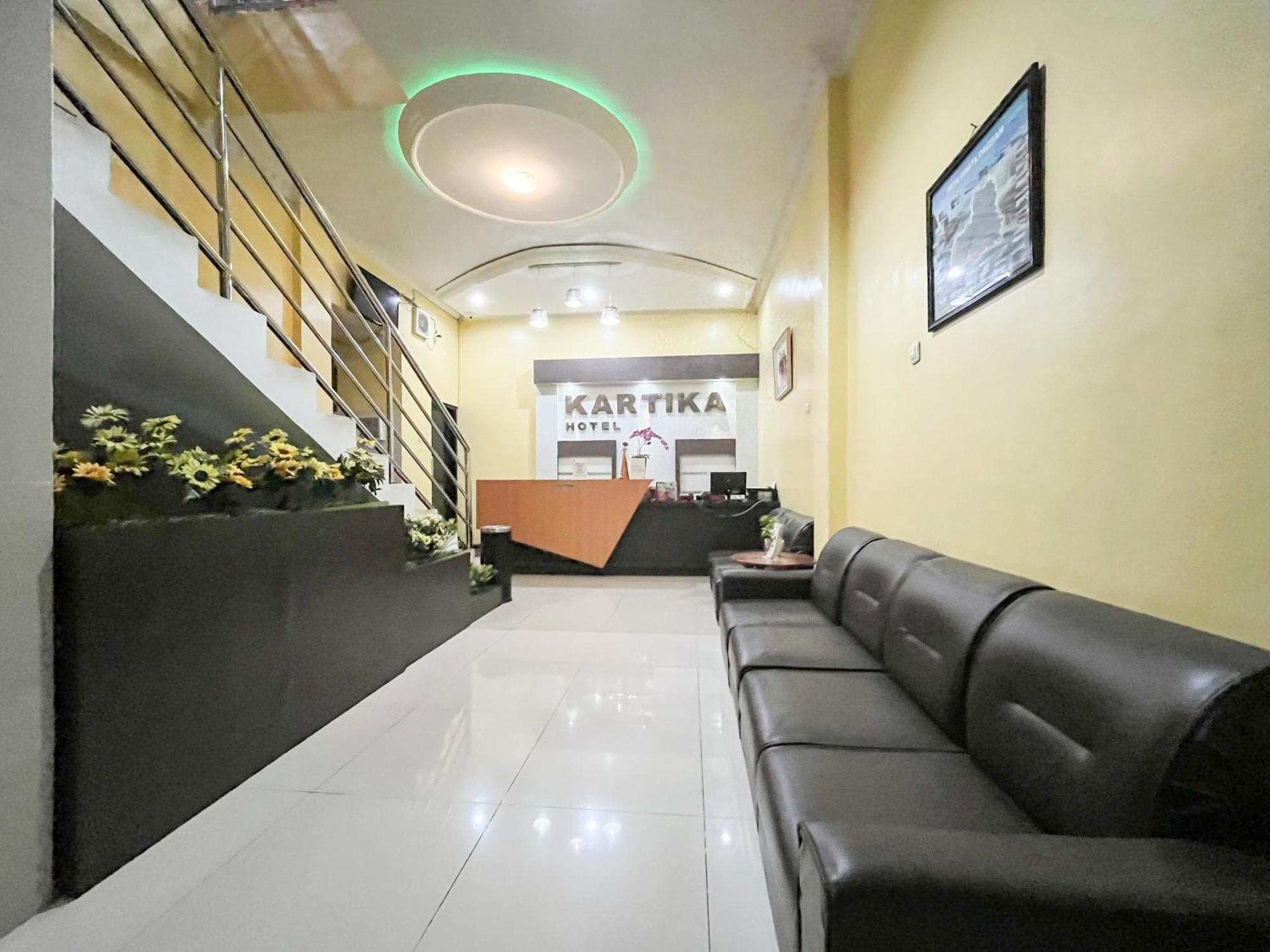 Kartika Hotel Syariah Pacitan Mitra Reddoorz Extérieur photo